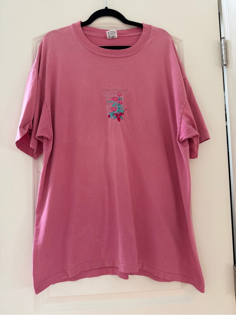 VTG Embroidered Floral Colorado Short Sleeve T Shirt. Made in USA. Single Stitch